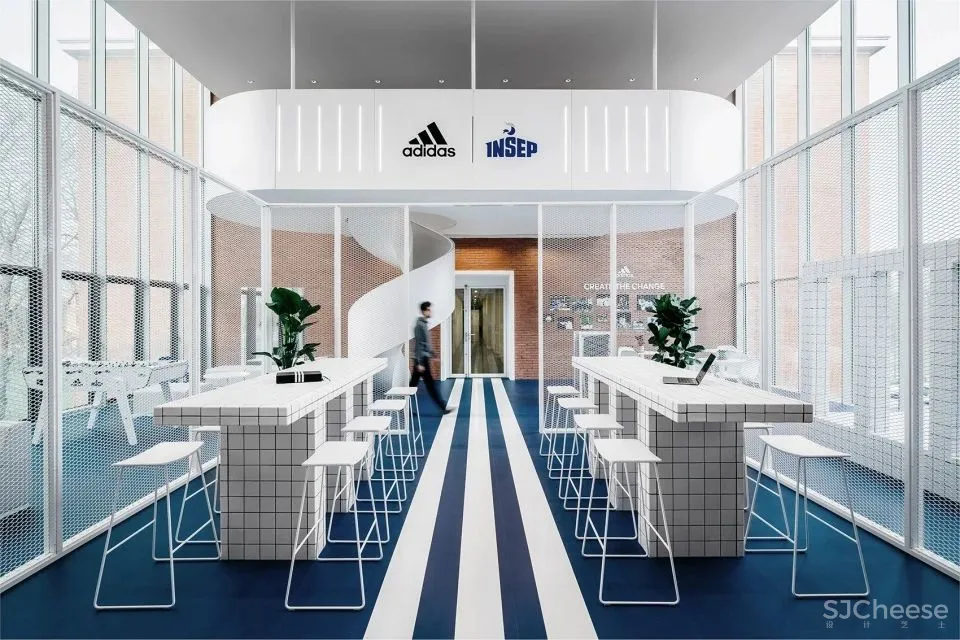 阿迪达斯X法国国家体育学院公共空间改造 Ubalt Architectes Ubi Bene