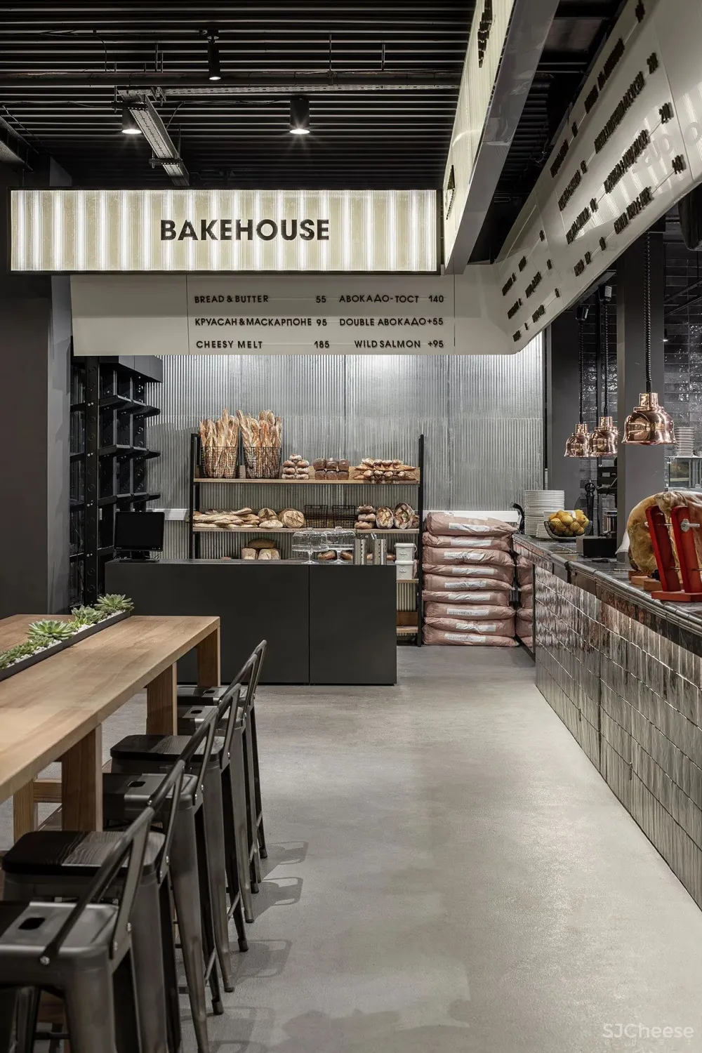 一个18世纪的军火库改造成基辅一个繁华的食品市场