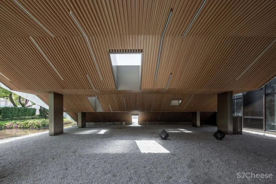 苏州金融商务广场展示中心：建构和隐喻当代太湖石 日清设计