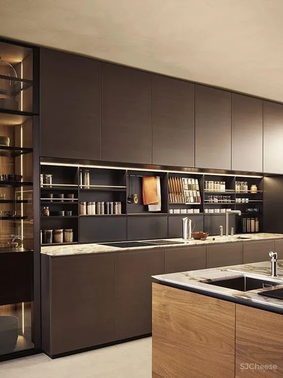 Poliform 在一所隐奢住宅内展开了大胆的试探