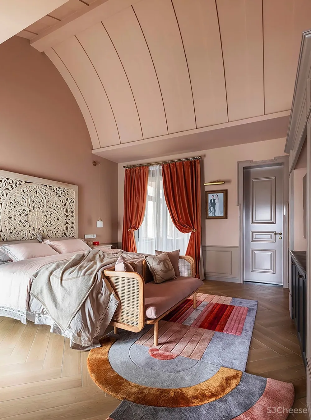 300m²红配绿的大胆设计,极尽“花俏”本事!网友直呼:美到不真实!