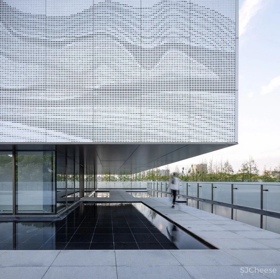 苏州金融商务广场展示中心：建构和隐喻当代太湖石 日清设计