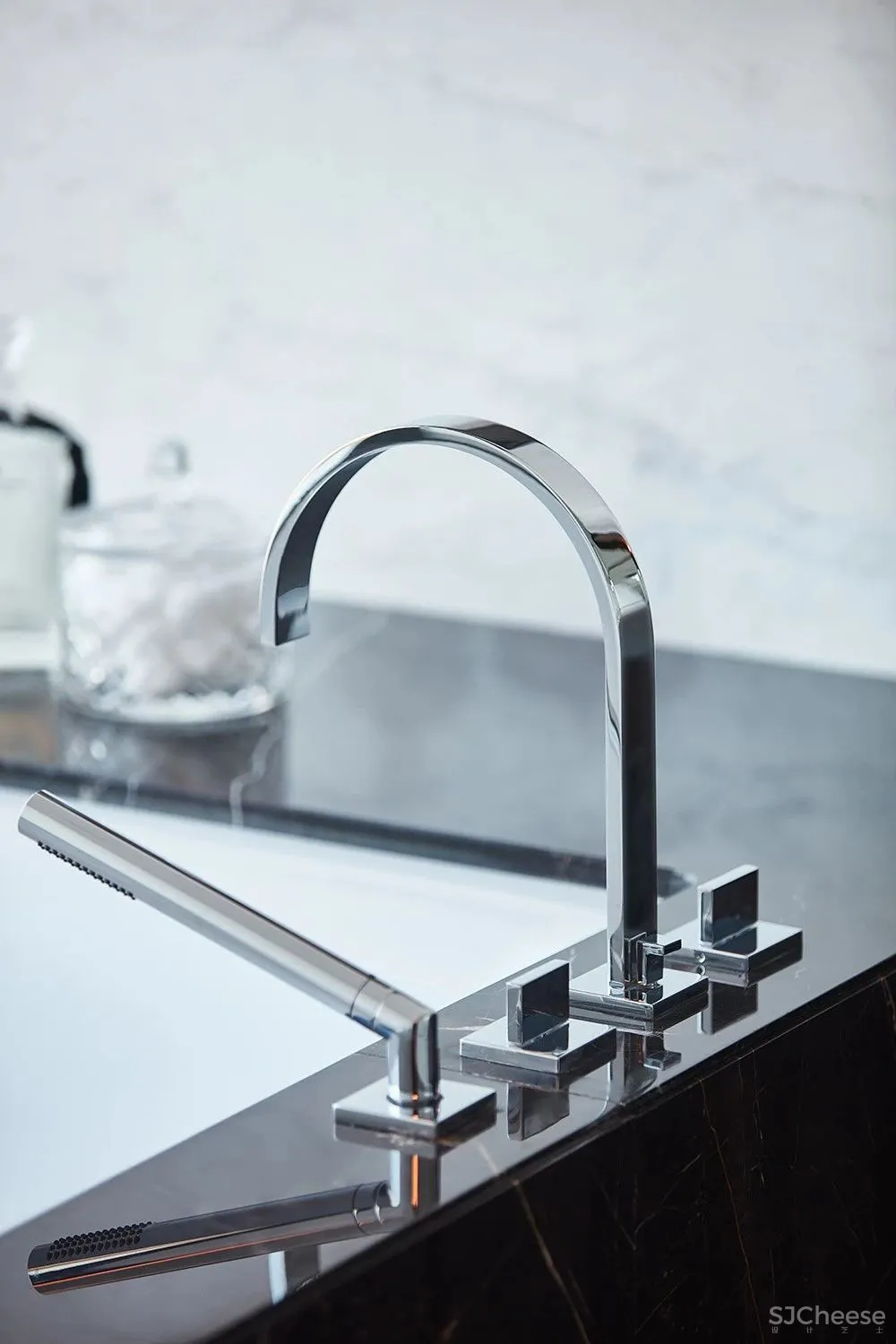 迪拜最贵的“空中别墅”,英国、奥地利、日本三大事务所联手打造,最小户型300平米!