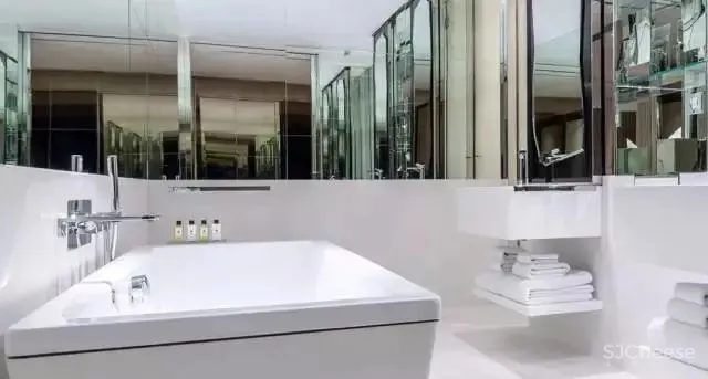 鬼才设计师Philippe Starck时尚营造-法国Brach 酒店!