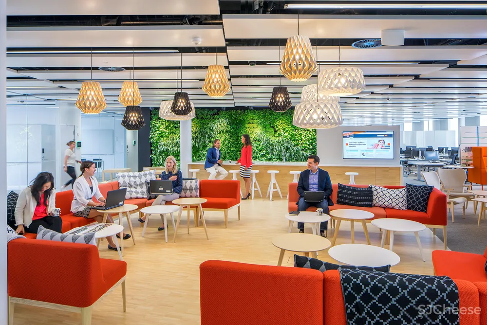 看看芬兰这栋总部大楼,没想到中庭还能这样设计!