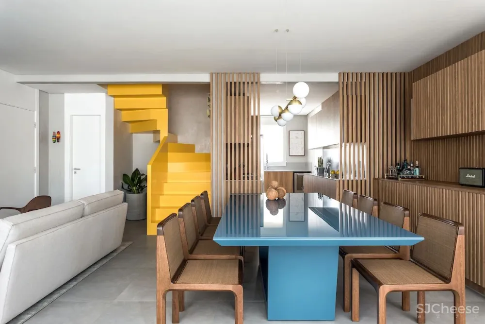 330m²顶奢复式的简约气质,低调而奢华