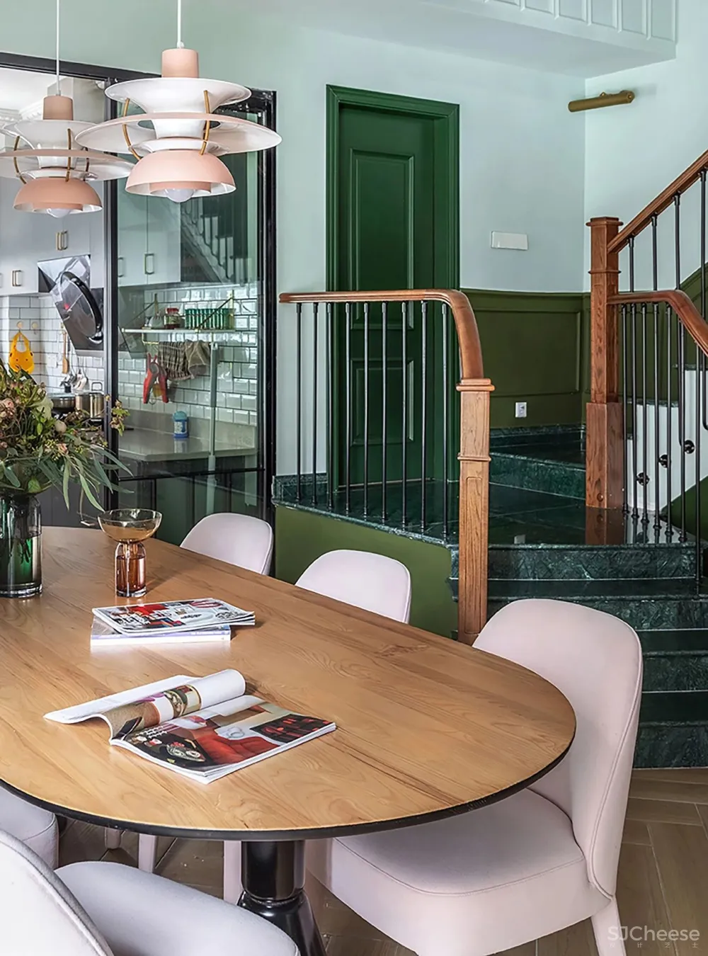 300m²红配绿的大胆设计,极尽“花俏”本事!网友直呼:美到不真实!