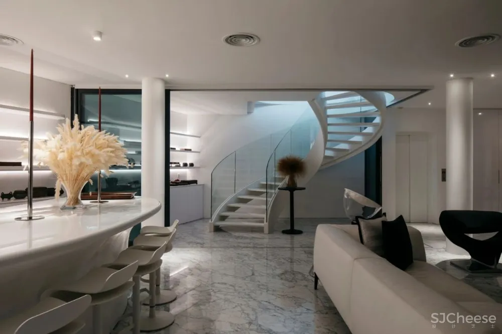 别墅还可以这样设计，从内到外的阶梯式曲线太美！