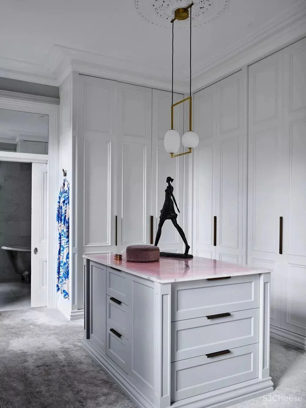 复古 轻奢,与浪漫主义撞个满怀。