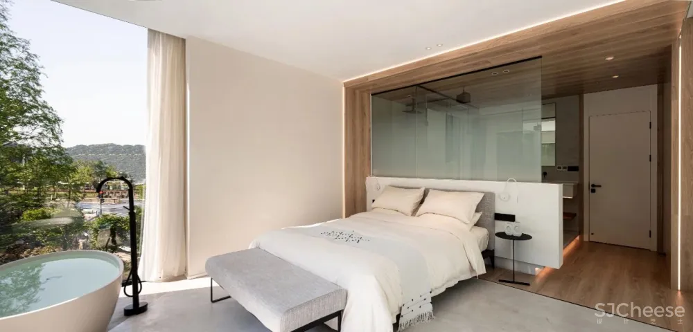 杉树林里的极美民宿