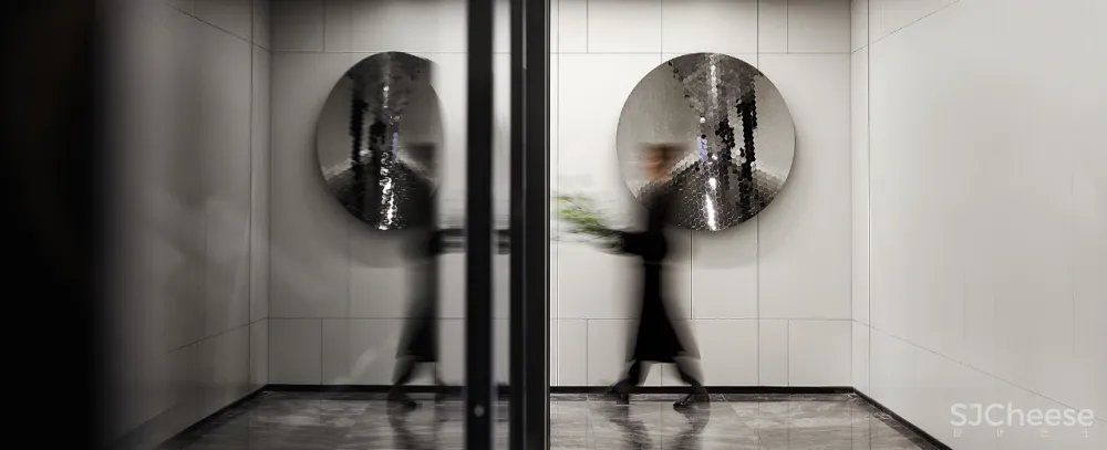 220㎡璀璨奢宅, 黑红配色,致敬经典!