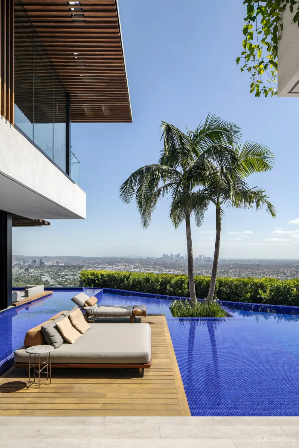 SAOTA | Hillside House , 洛杉矶天际线下的绿洲