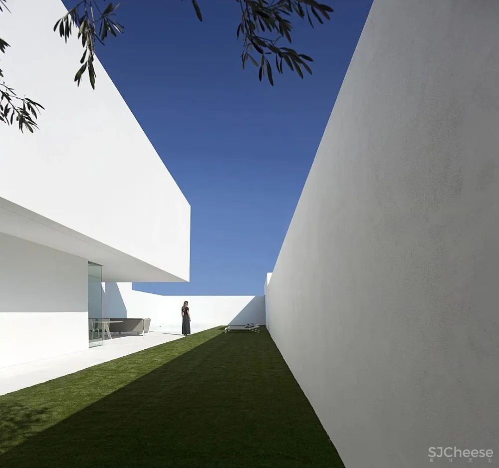 Fran Silvestre :遇见光,才知道白色极简有多美!