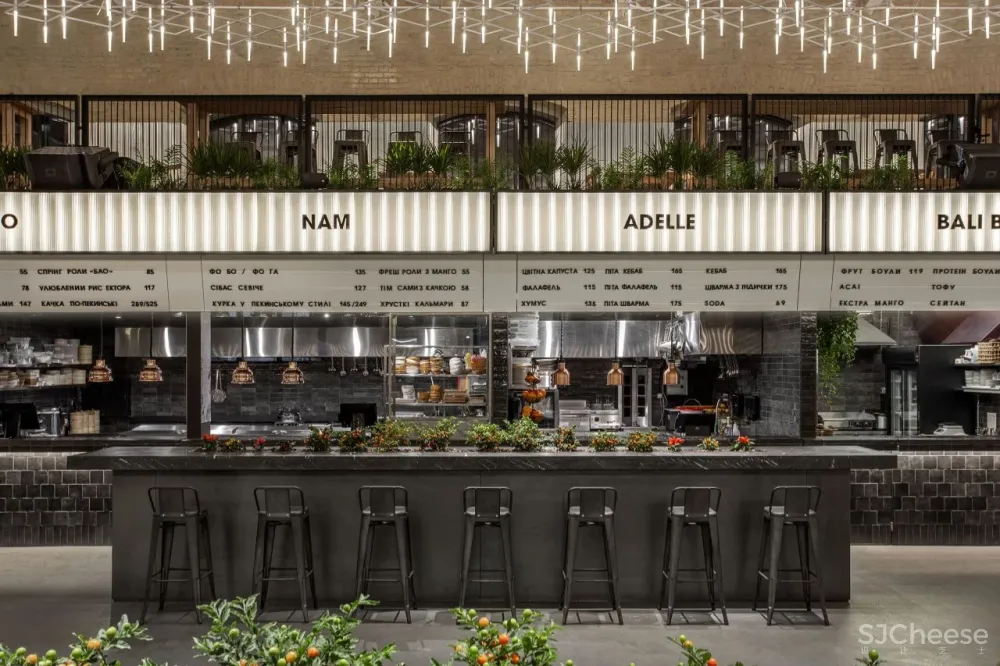 一个18世纪的军火库改造成基辅一个繁华的食品市场