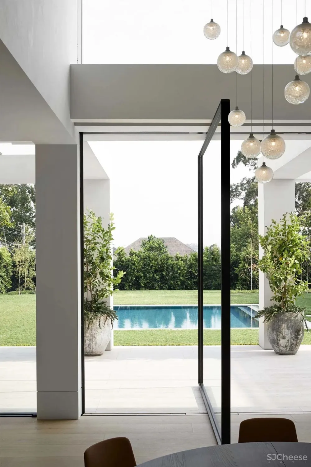 极简舒适住宅，给人一种宁静感！