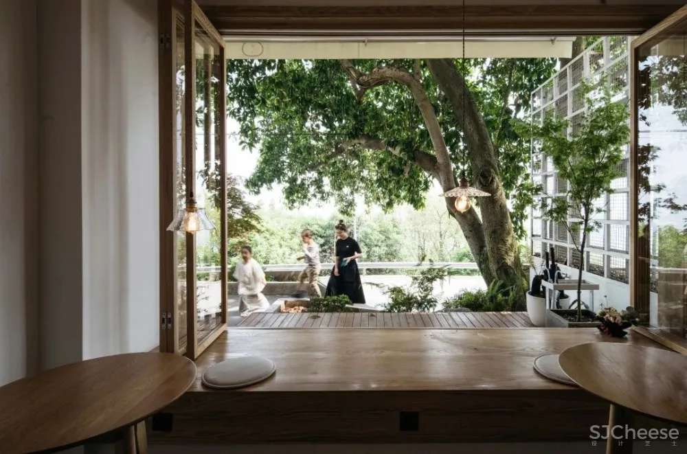 别止:重庆南山上的白房子,让人“重返18岁”