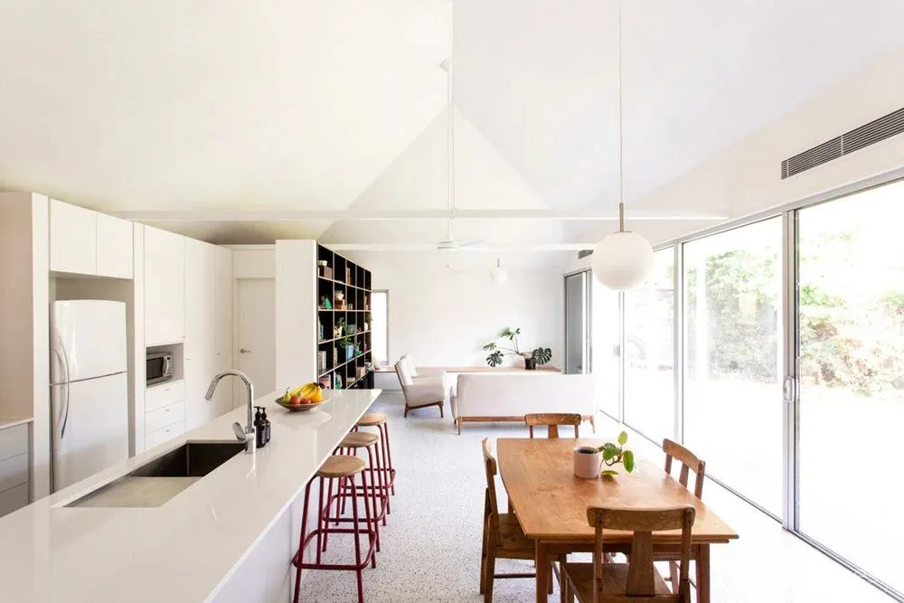 Tie House by Jos Tan Architects