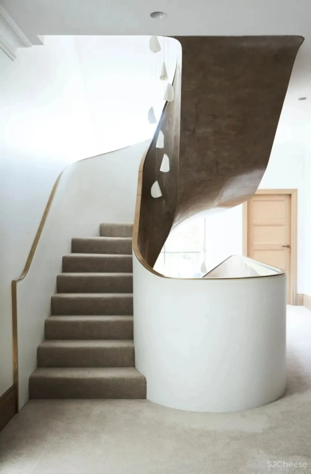 优雅“中性色”山顶别墅,低调却有品位!