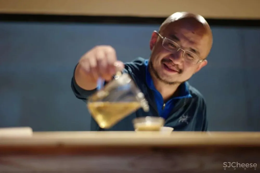 舒坦:在大理凤阳邑喝茶、洗片,他的“原生”乡建有何特别?