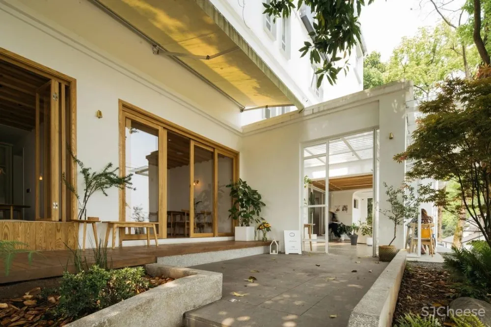 别止:重庆南山上的白房子,让人“重返18岁”