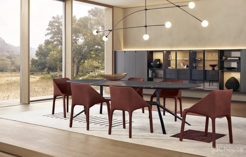 Poliform 在一所隐奢住宅内展开了大胆的试探