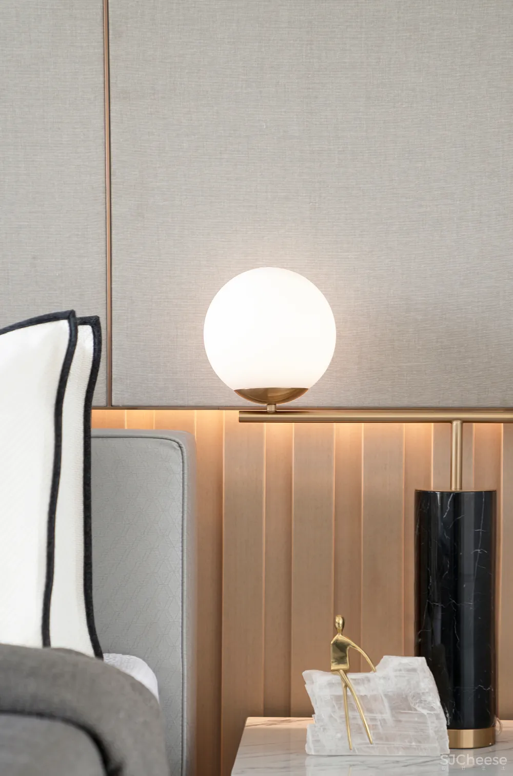 248m² 顶层复式，演绎温润质朴的生活美学