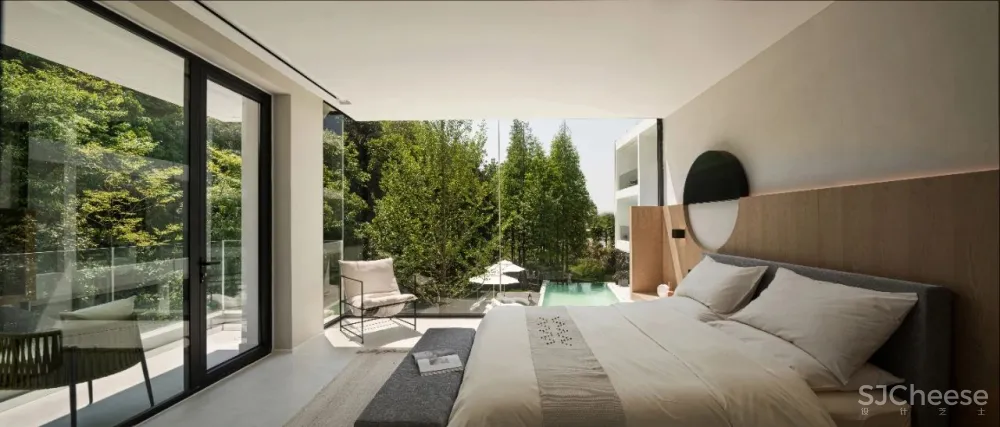 杉树林里的极美民宿