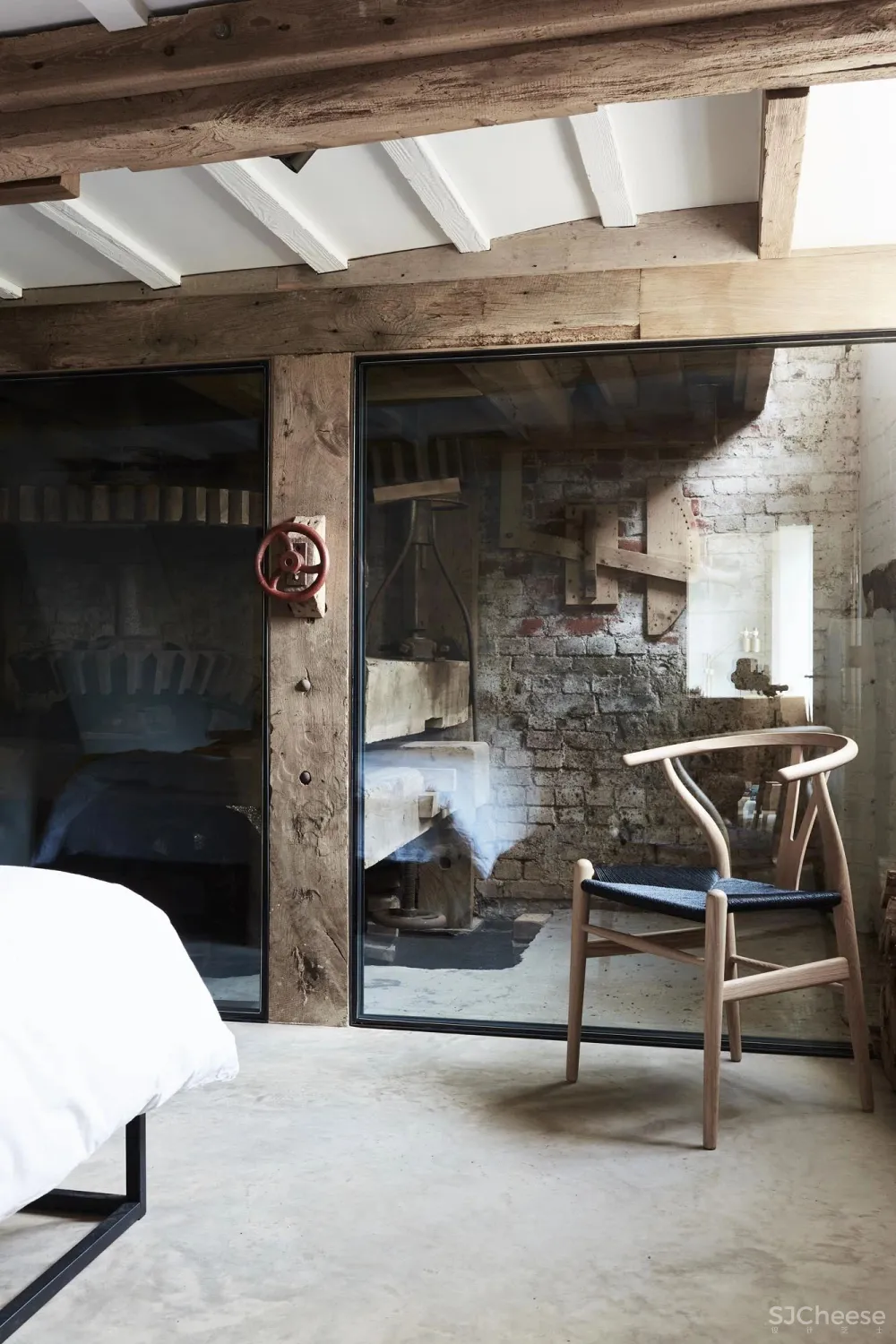 一个百年历史的磨坊，千年历史的遗址：这部电影捕捉了一个永恒的转变