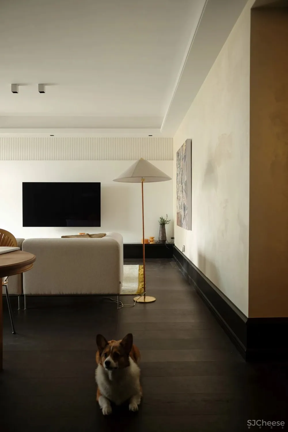 深圳小夫妻花半年时间等待家具漂洋过海，入住这个现代与古典之家