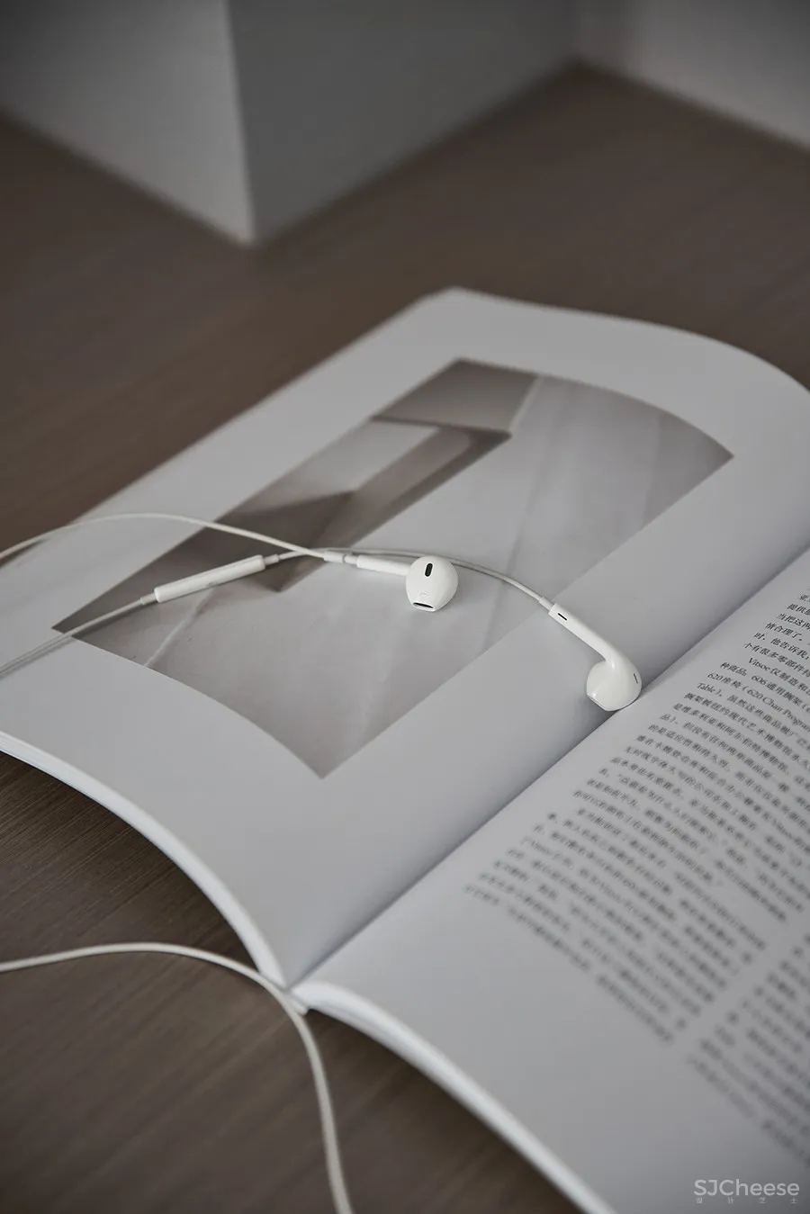 极简黑白灰,这样设计太有格调了!