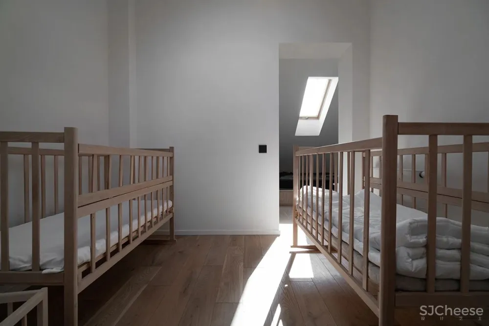 小户型阁楼，这样设计有格调还显大！