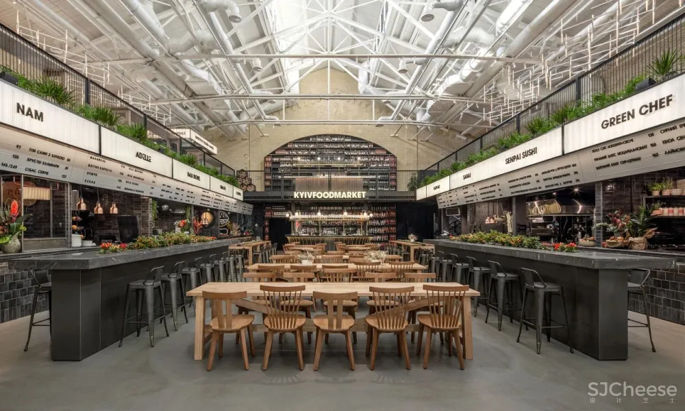 一个18世纪的军火库改造成基辅一个繁华的食品市场