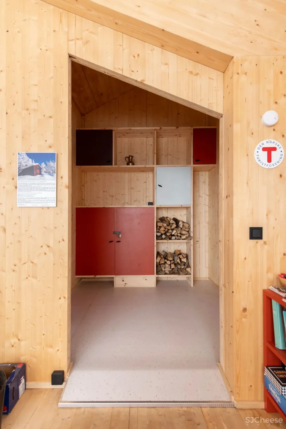 这座全景自助客舱，位于奥斯陆最美丽森林中，一晚仅接待10人，需提前预定