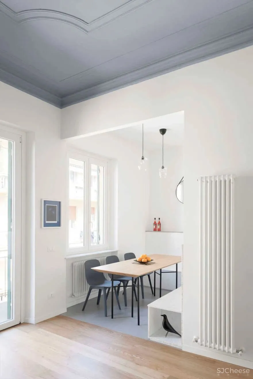 淡雅清爽的蓝,让十九世纪老建筑也如少女般明媚