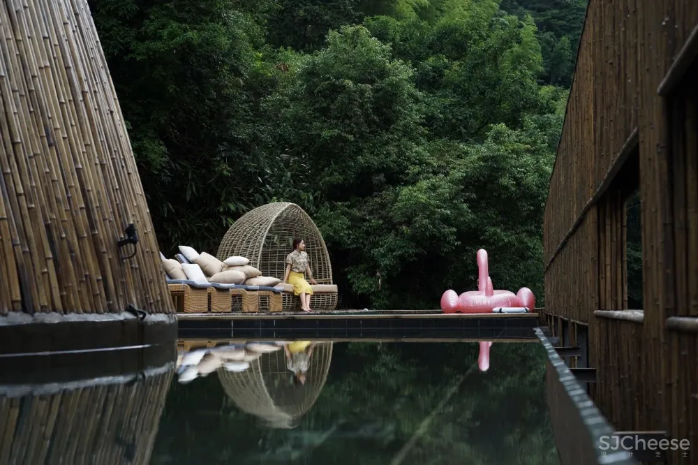 新挖到的隐秘玩水地, 直接睡入山溪间! 还原宫崎骏动漫里的夏天, 秒回无拘束童年时光