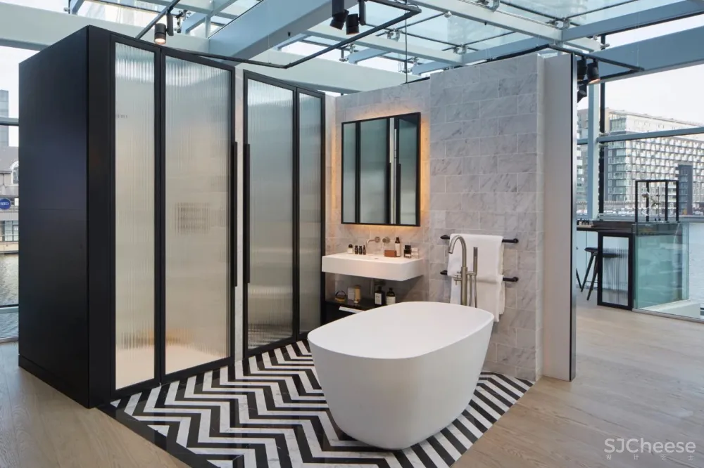 爆红的垂直森林,却被吐槽「蚊虫太多」「物业太贵」,阳台还是点到为止的绿化靠谱