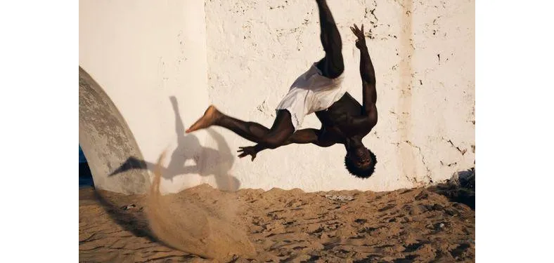 意巢设计丨长沙万科大家品牌生活馆:诗意沁然,与自然呼应共生