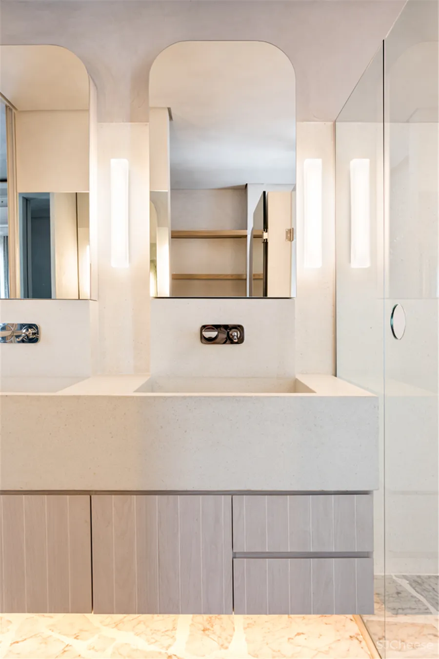 165㎡ 两室一厅, 阳台这样设计让客厅增大一倍