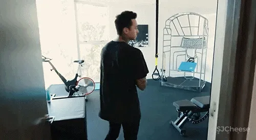 94年小伙买下近500m²豪宅,5间卧室,面朝大海,每一寸都是自己挣来的