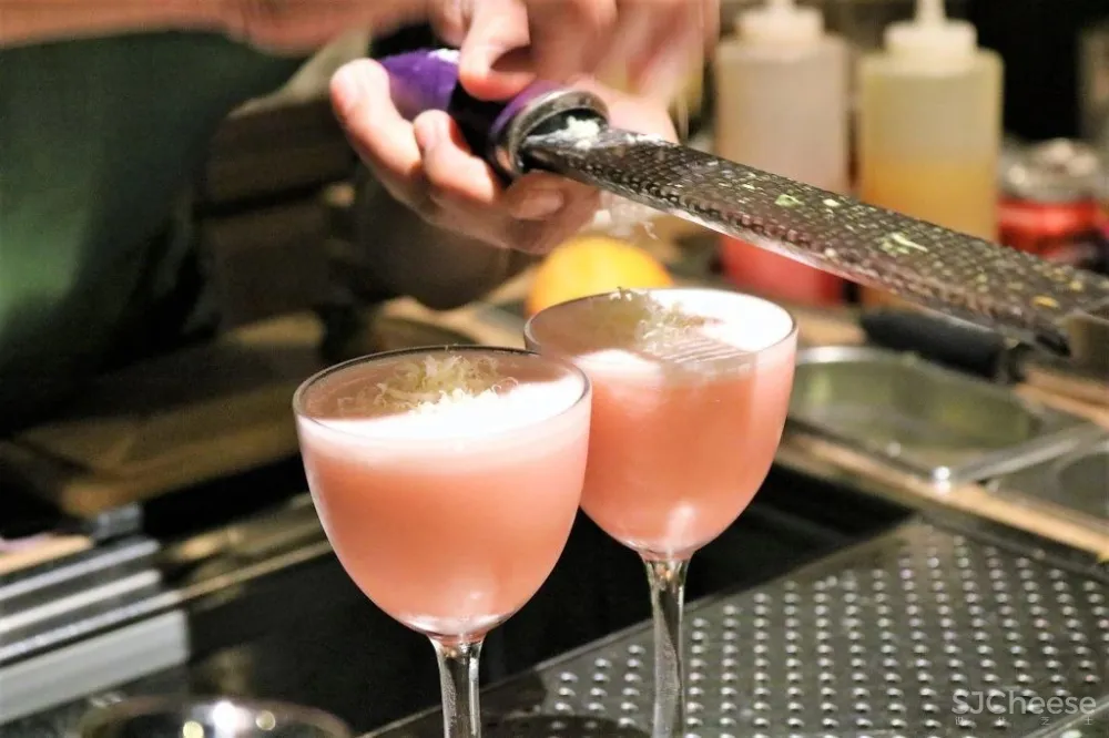 入口简陋到像WC,这个酒吧凭什么,连续两年成为“中国最佳酒吧”?