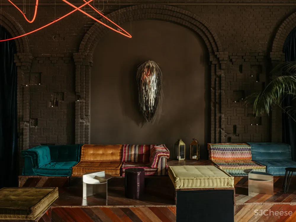 美食，调酒和艺术在柏林的KINK酒吧餐厅相遇