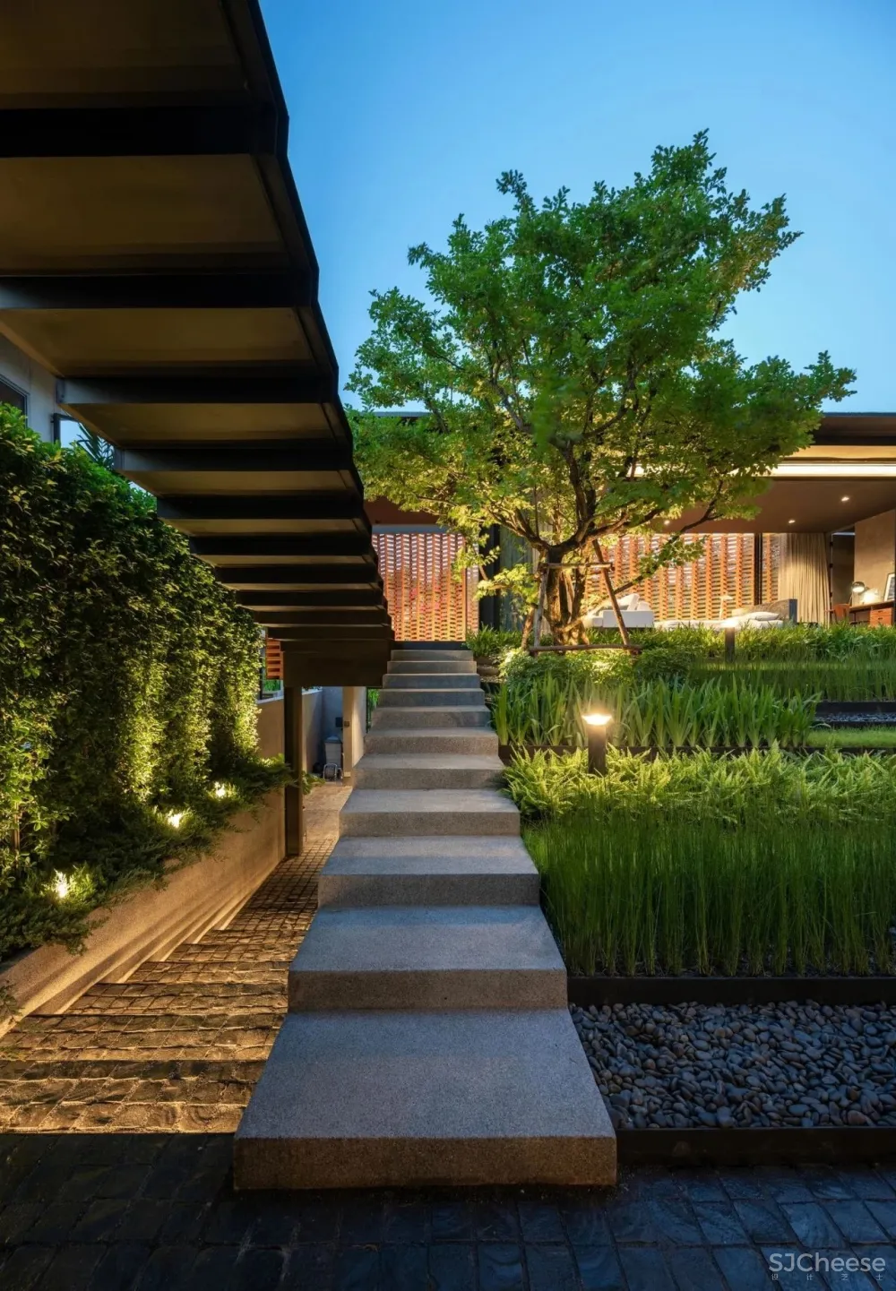 曼谷570㎡临湖别墅 WARchitect Studio