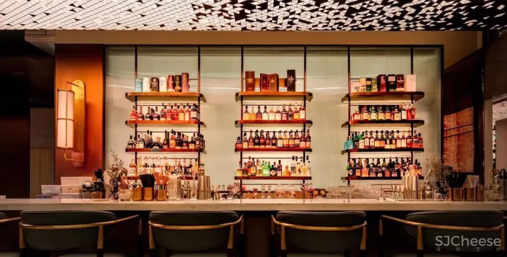 新作 KWSD境物建筑：爬一座“茶山” 然后在微醺酒屋里做梦