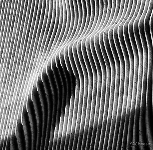 这栋房子用曲线大理石做外墙,张扬的个性之美!