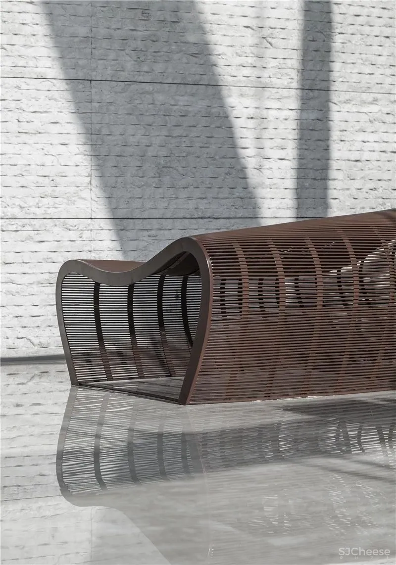 “光给予影的存在,影赋予光的生命” 中银大厦