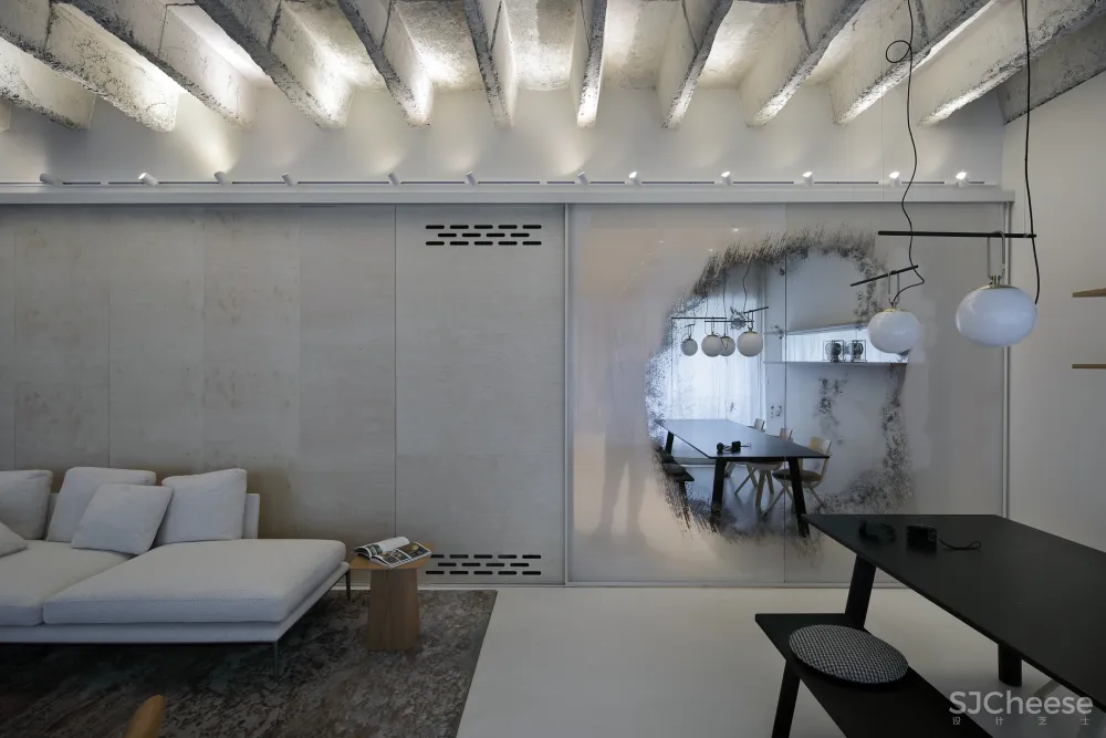 150㎡ 用「镜子」做装饰, 性冷淡的混凝土也超有 feel