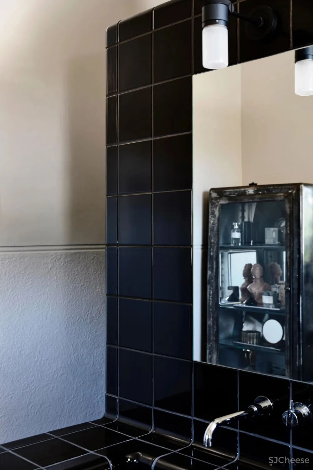 澳大利亚国家室内设计大奖追求极度静谧，探索光影魅力，这个暗黑系住宅真的真的很酷炫