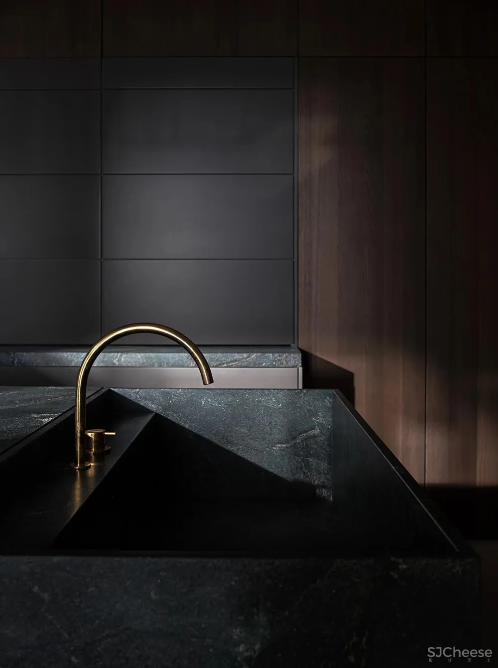 王鹏:深圳湾一号新开一家超惊艳的建筑厨房!