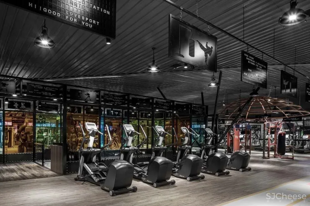 工业风健身房