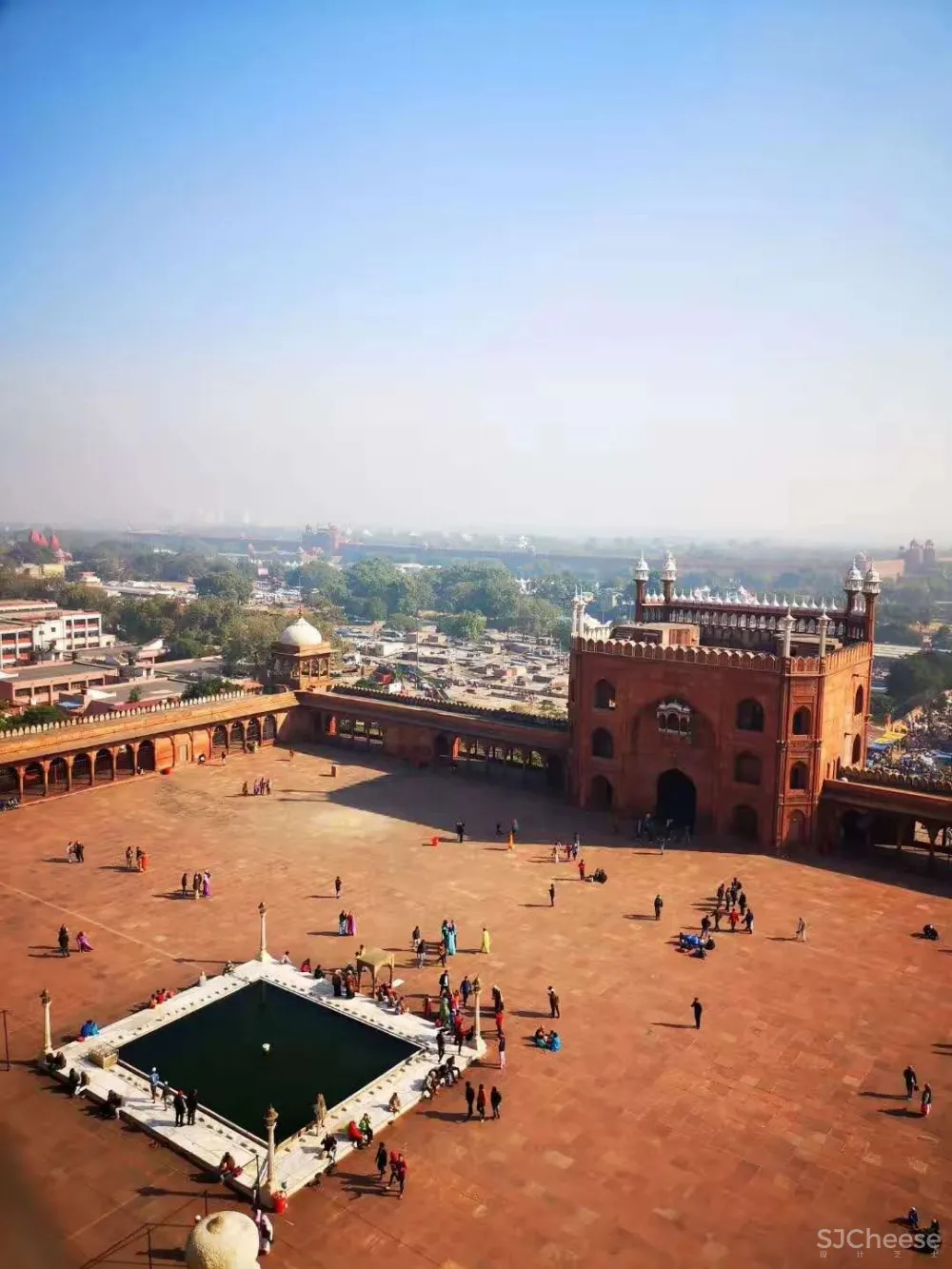 建筑师在老房子里插入四个构件,将其变成136㎡的瑜伽馆